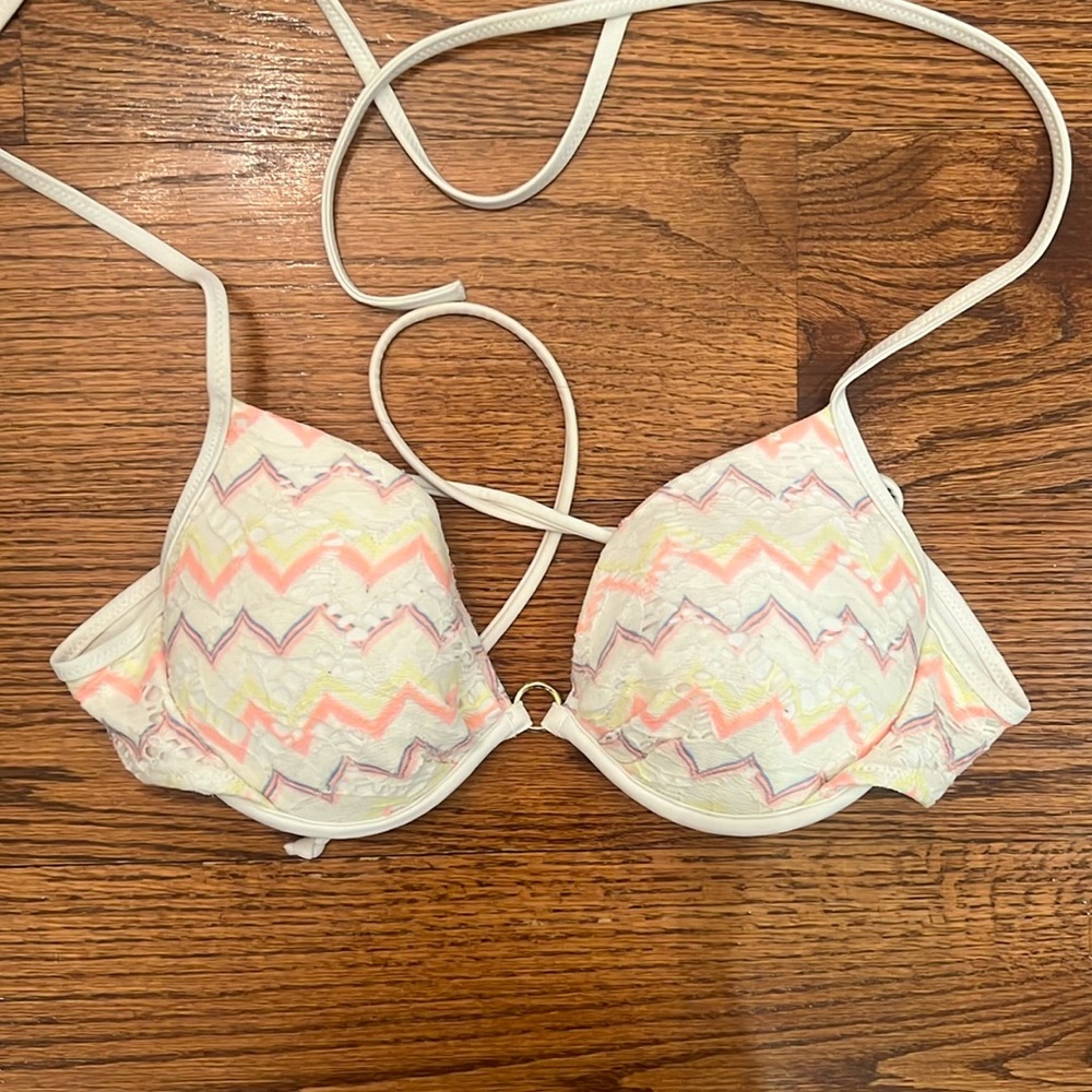 SOLD
PINK 34B Tribal Print Bikini Top